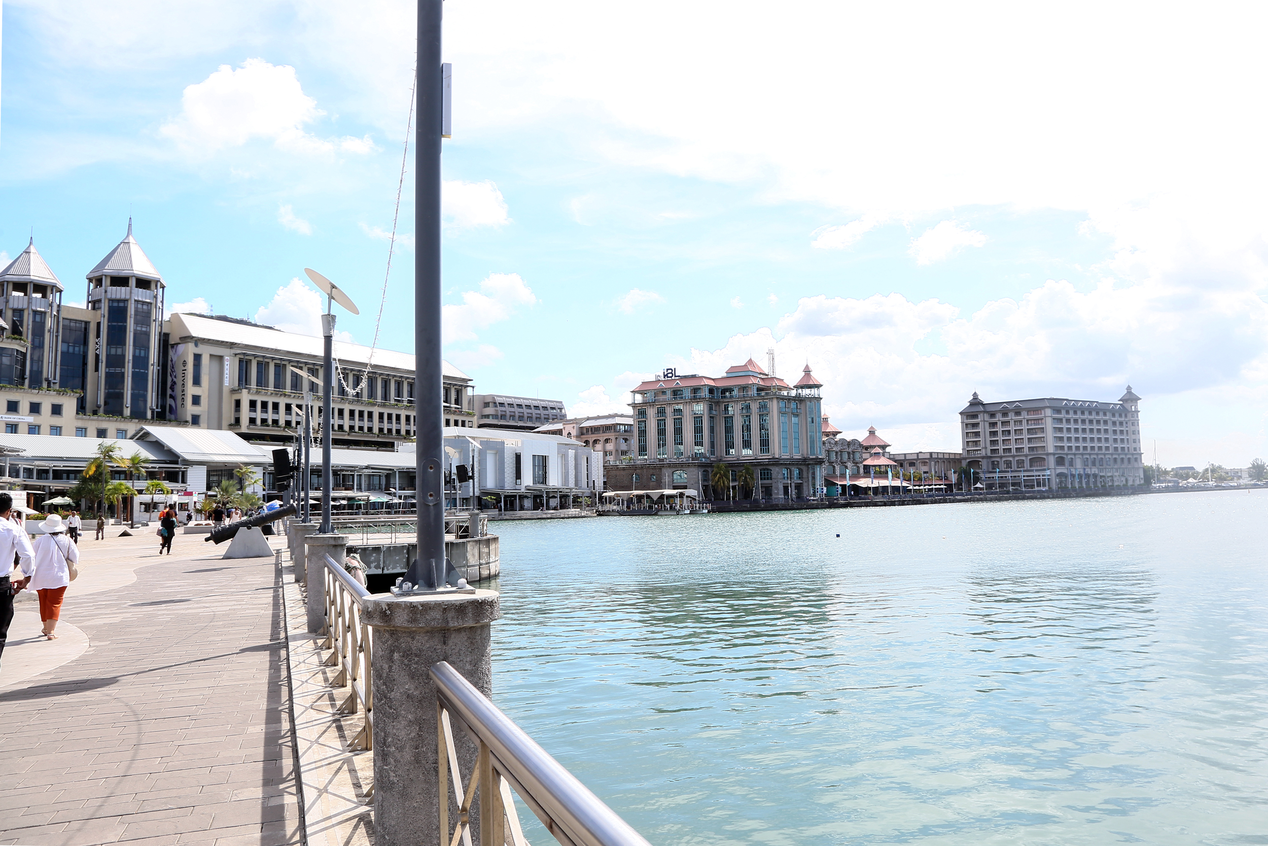 TOURNAGE BELLES D'AME A L?ILE MAURICE  En partenariat avec la MTPA  - Visite Guidée de Port Louis Waterfront